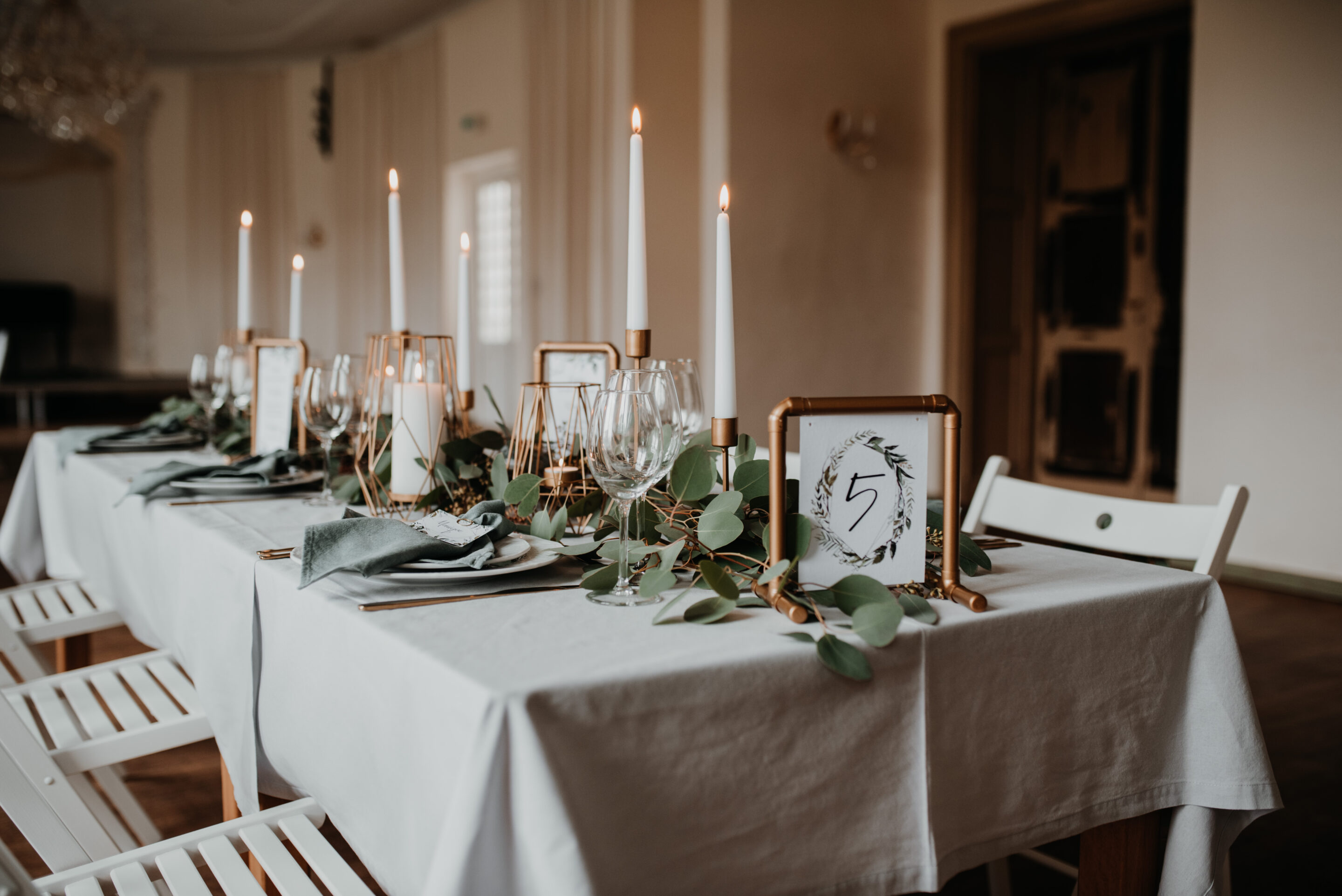 Tischdekoration Greenery Wedding im Schloss Stolpe