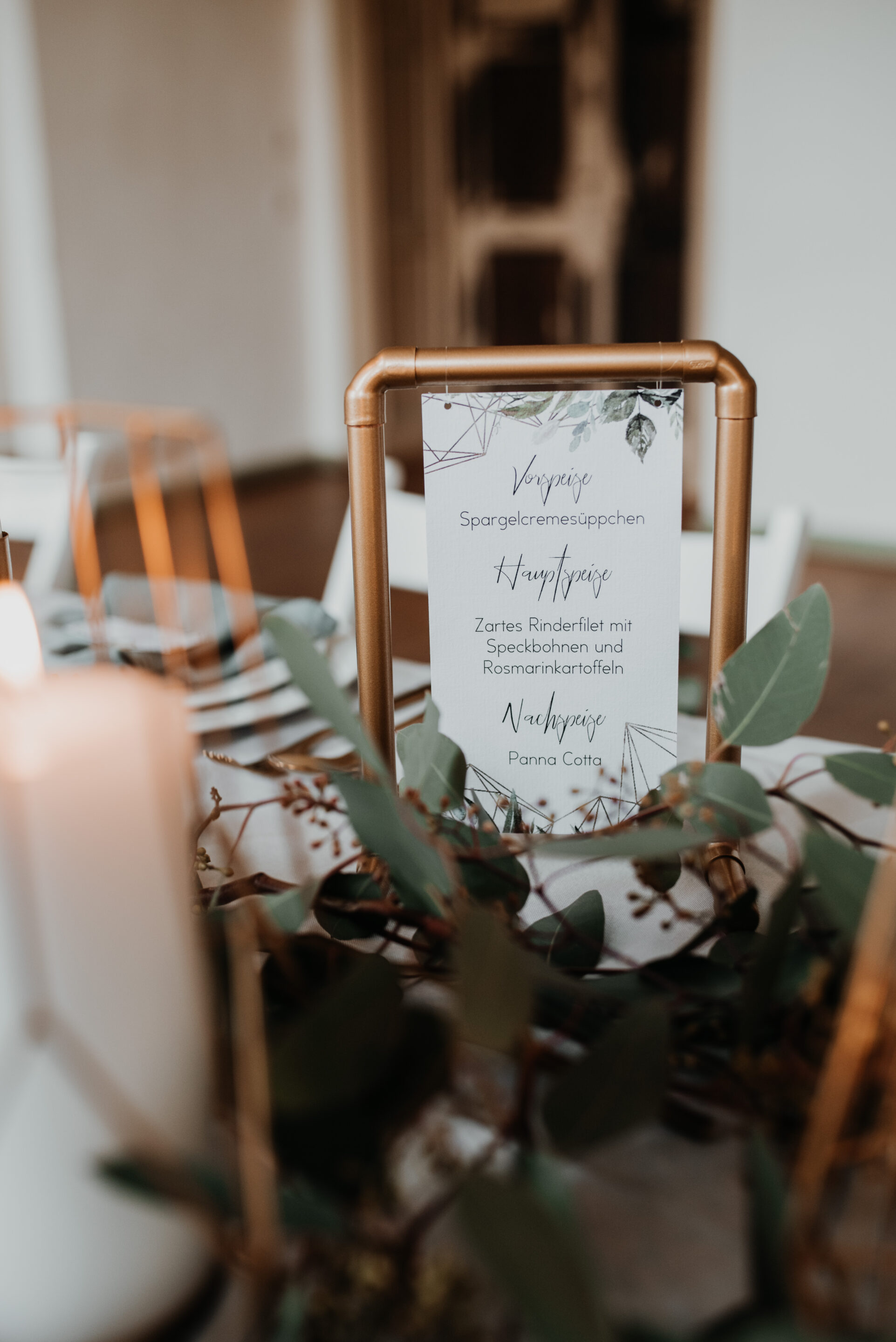 Tischdekoration Greenery Wedding im Schloss Stolpe auf Usedom